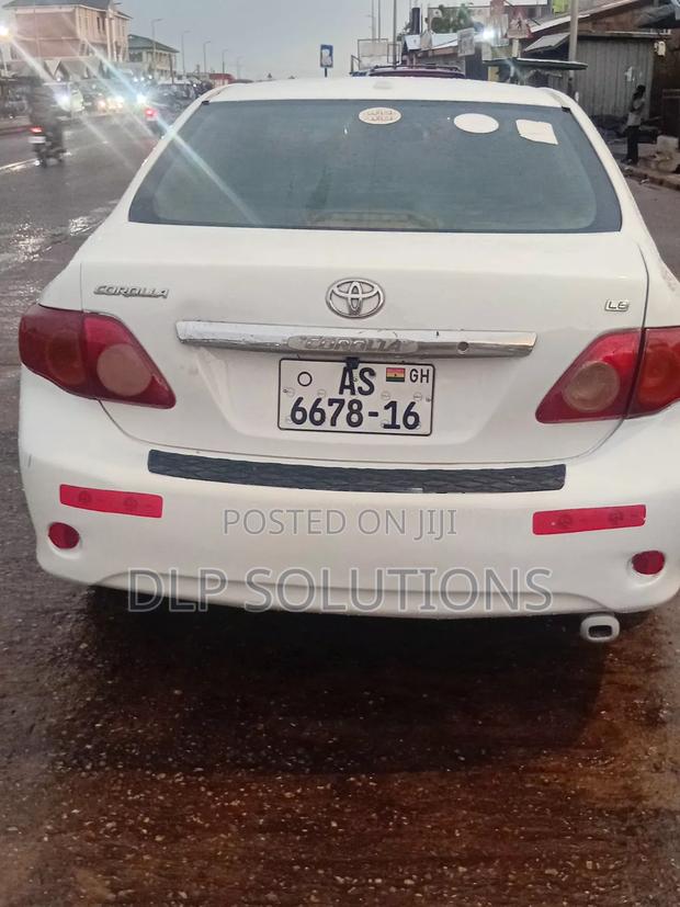 Toyota Corolla 2010 White