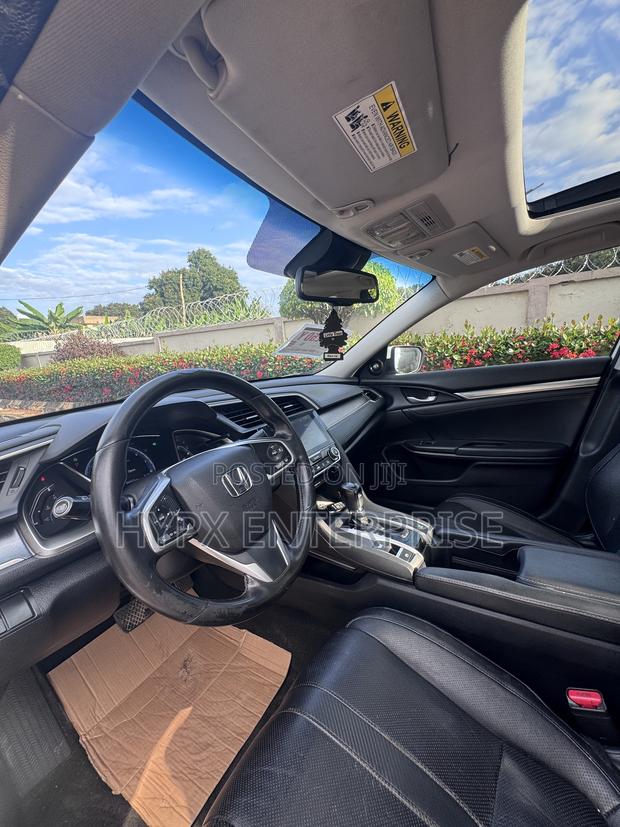 Honda Civic Touring 4dr Sedan (1.5L 4cyl) 2016 White