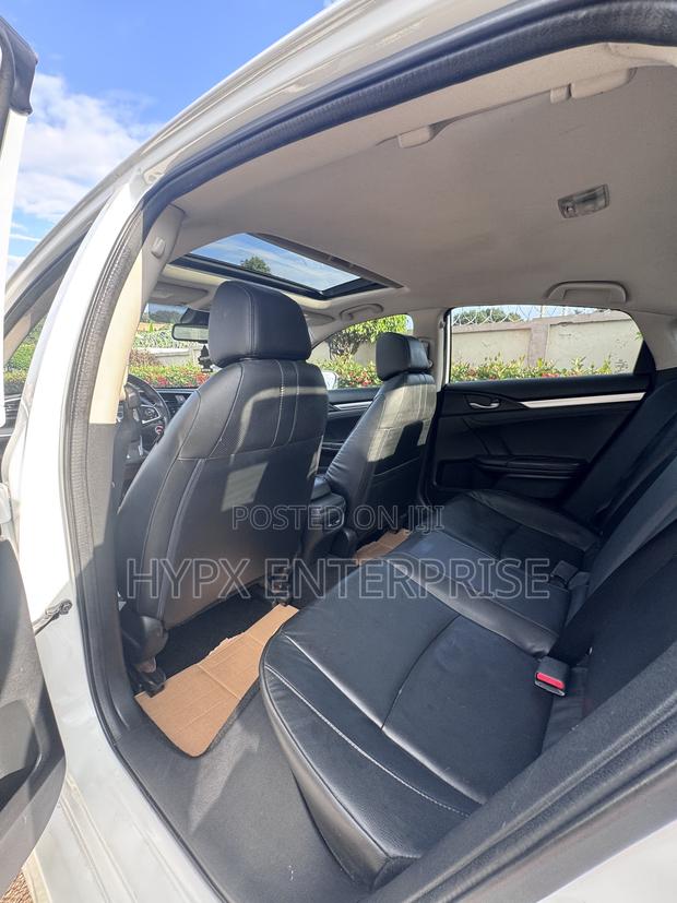 Honda Civic Touring 4dr Sedan (1.5L 4cyl) 2016 White