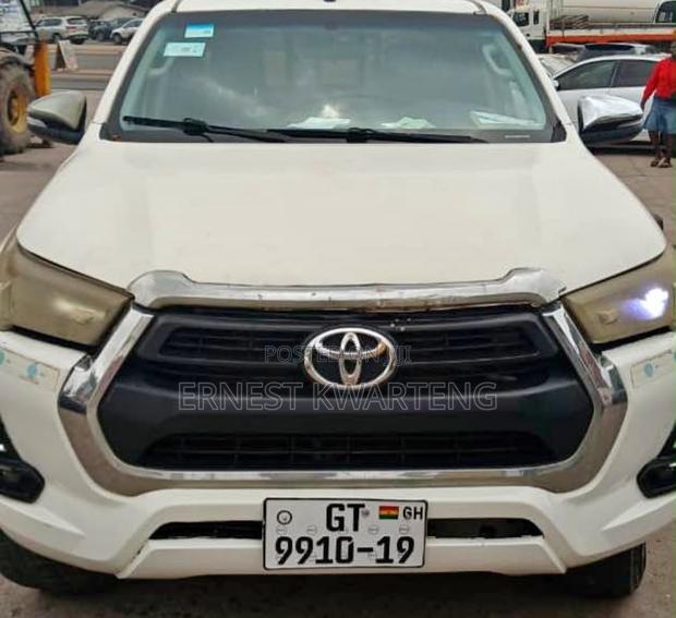 Toyota Hilux 2019 White