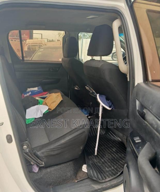 Toyota Hilux 2019 White