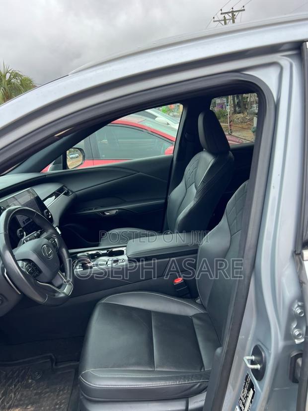 Lexus RX 2023