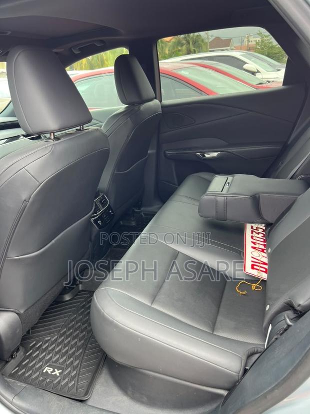 Lexus RX 2023