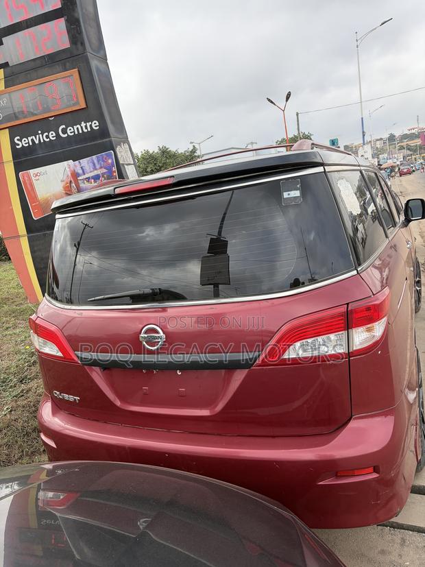 Nissan Quest 2016 Red