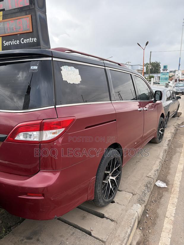 Nissan Quest 2016 Red