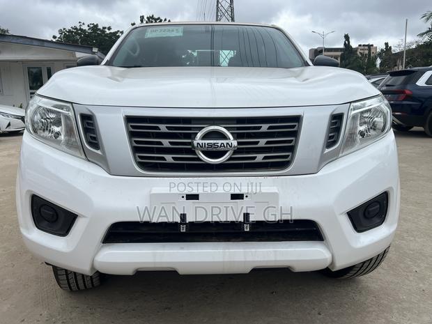 Nissan Navara 2019 White