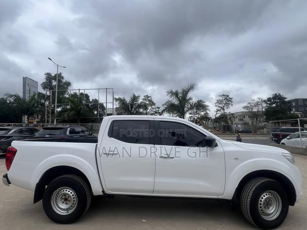 Nissan Navara 2019 White