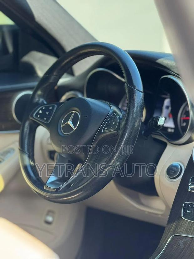 Mercedes-Benz C300 2018 Black