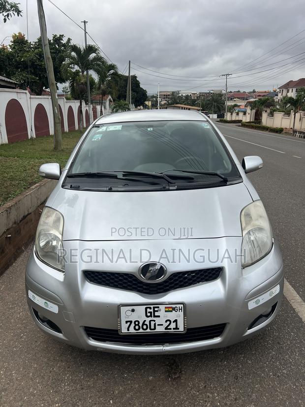 Toyota Vitz 1.3 FWD 5dr 2008 Silver