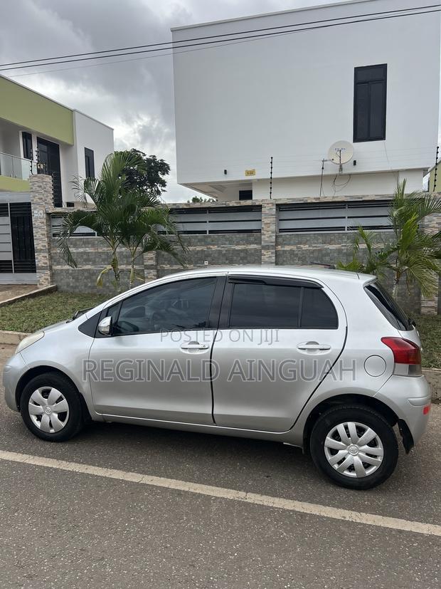Toyota Vitz 1.3 FWD 5dr 2008 Silver