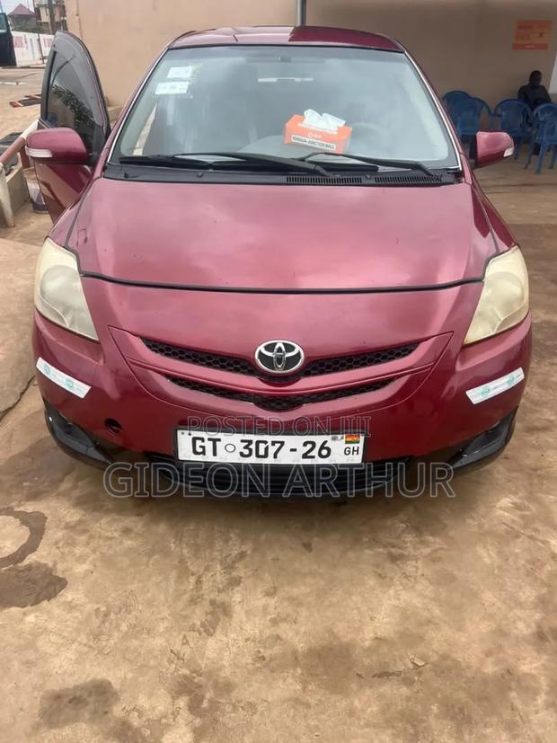 Toyota Belta 2011 Red