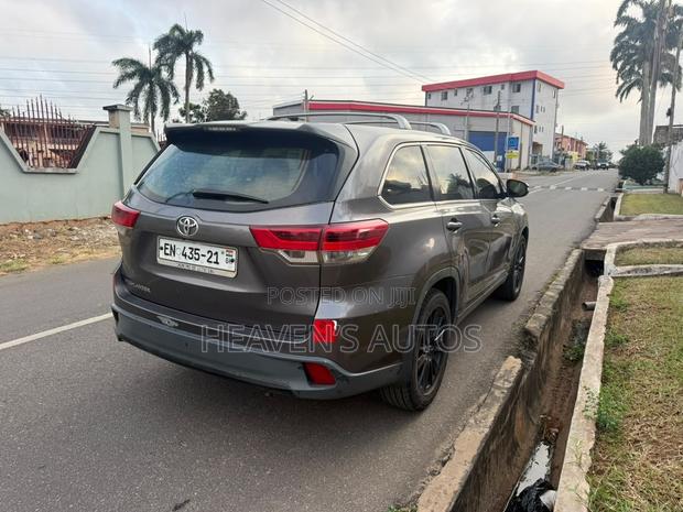 Toyota Highlander 2016