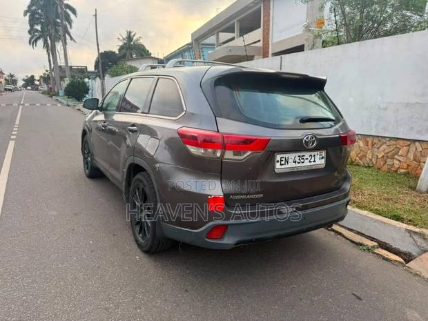 Toyota Highlander 2016