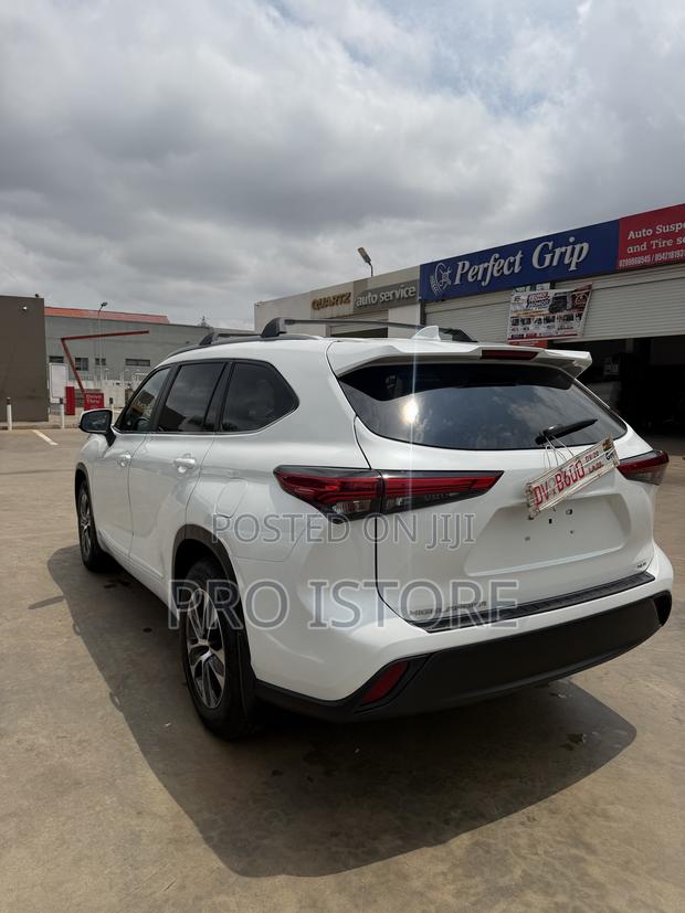 Toyota Highlander 2023 White