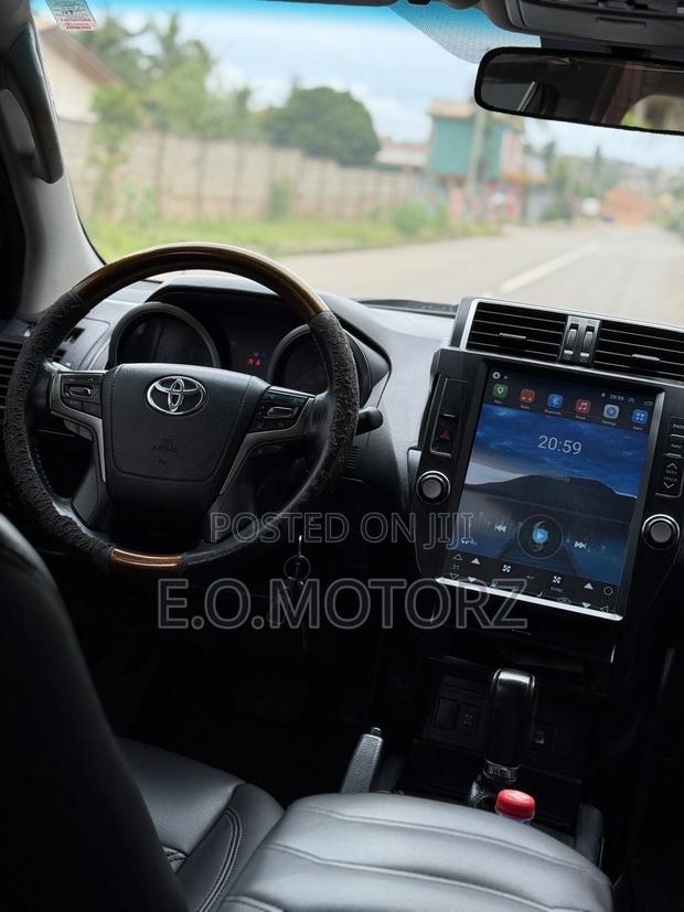 Toyota Land Cruiser Prado 2017 Black