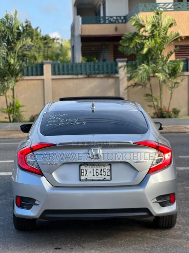 Honda Civic Touring 4dr Sedan (1.5L 4cyl) 2017 Silver