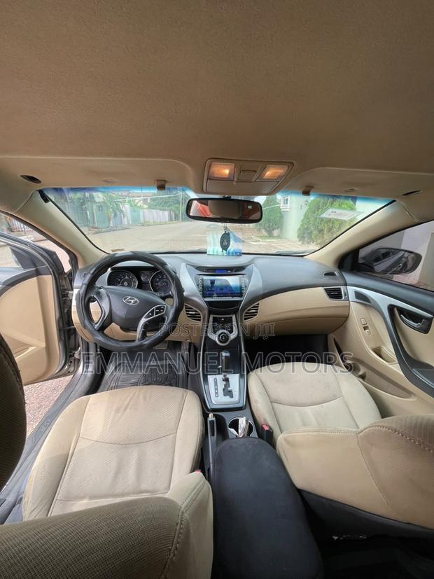 Hyundai Elantra 2013 Gold