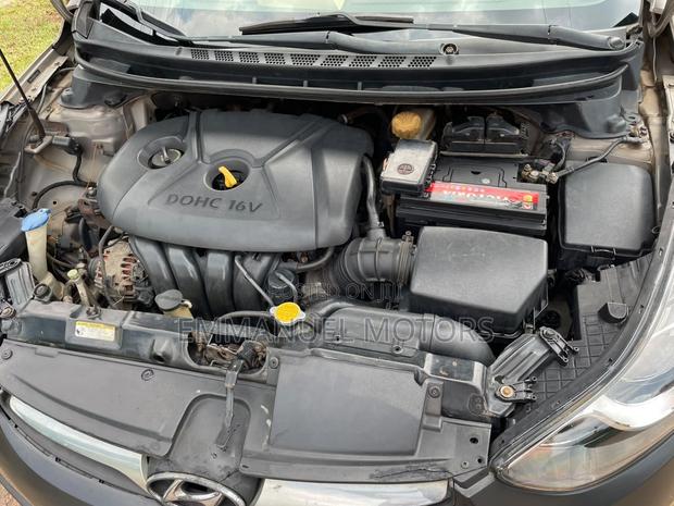 Hyundai Elantra 2013 Gold