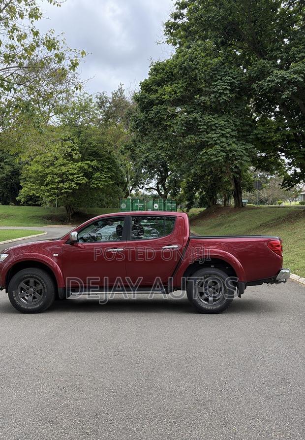 Mitsubishi L200 Double Cab 2.5 180hp 4WD 2015 Red