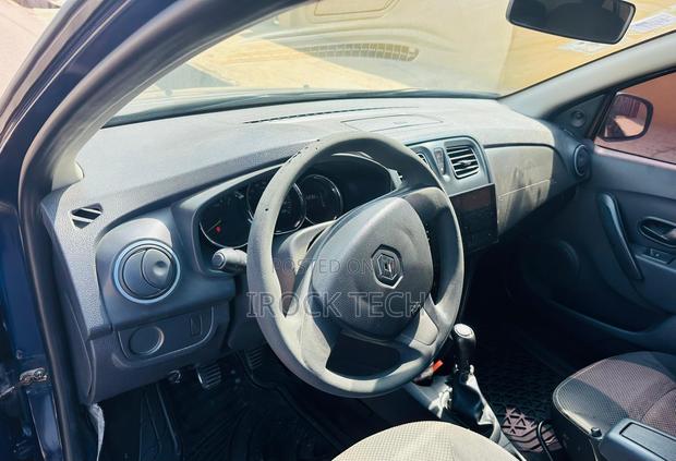 Renault Logan 2017 Blue