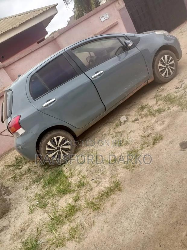 Toyota Vitz 2010 Gray