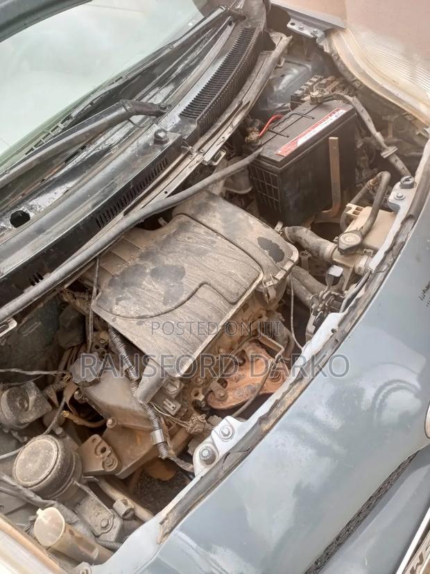 Toyota Vitz 2010 Gray