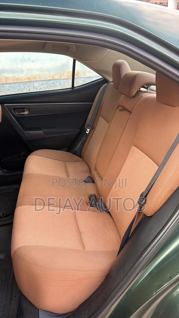 Toyota Corolla LE 4dr Sedan (1.8L 4cyl CVT) 2016 Green