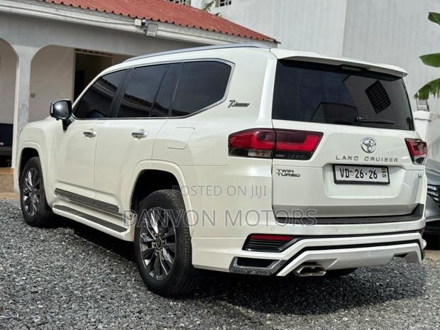 Toyota Land Cruiser 3.5 Petrol 4WD 2022 White