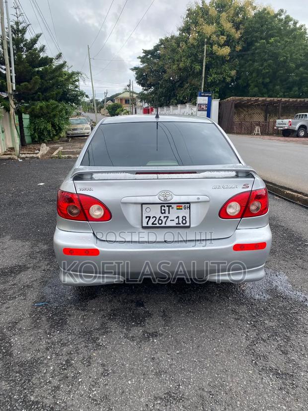 Toyota Corolla 2010 Silver