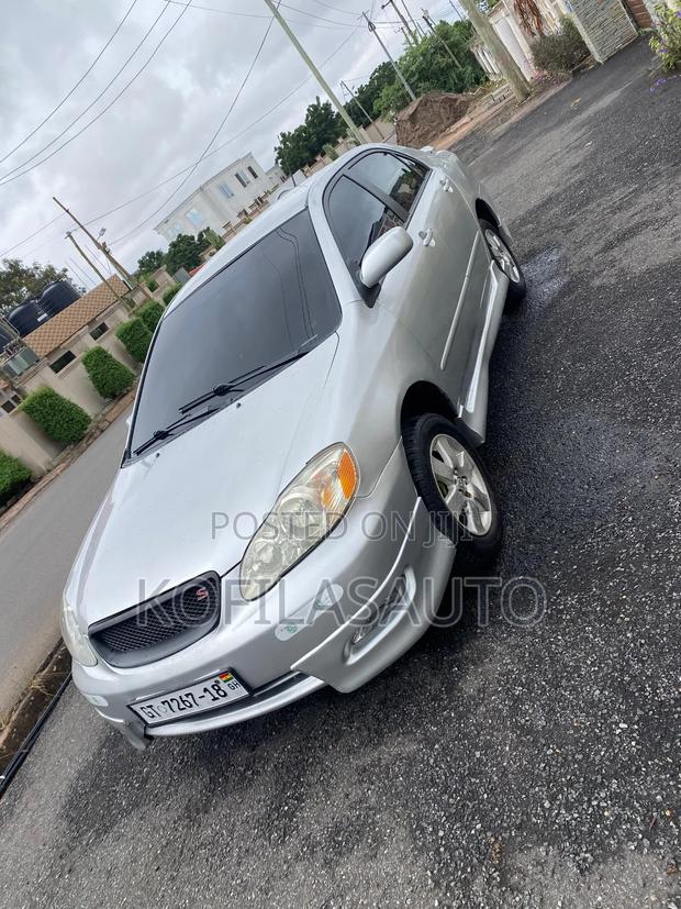 Toyota Corolla 2010 Silver