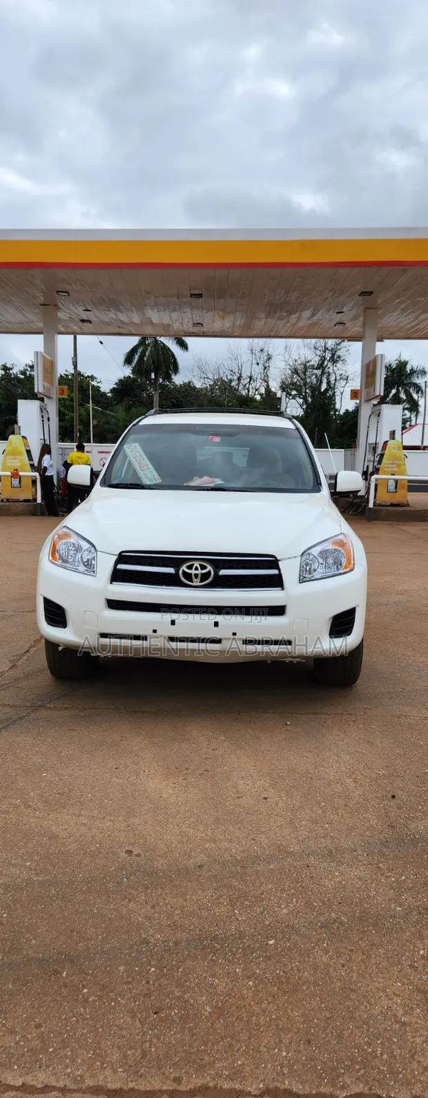 Toyota RAV4 2012 White