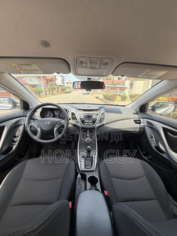 Hyundai Elantra SE 4dr Sedan (1.8L 4cyl 6A) 2015 Silver