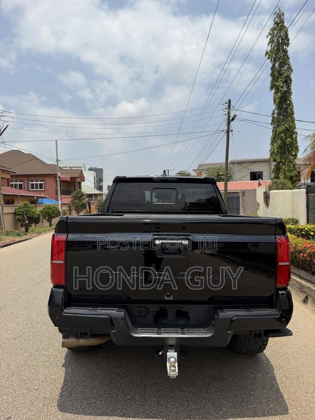 Toyota Tacoma SR5 Double Cab 5' Bed AT 2024 Black