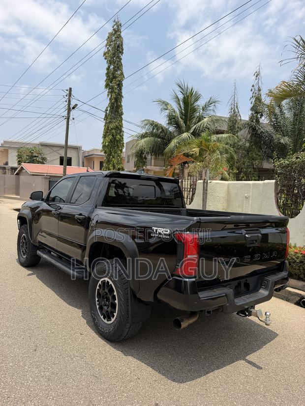 Toyota Tacoma SR5 Double Cab 5' Bed AT 2024 Black