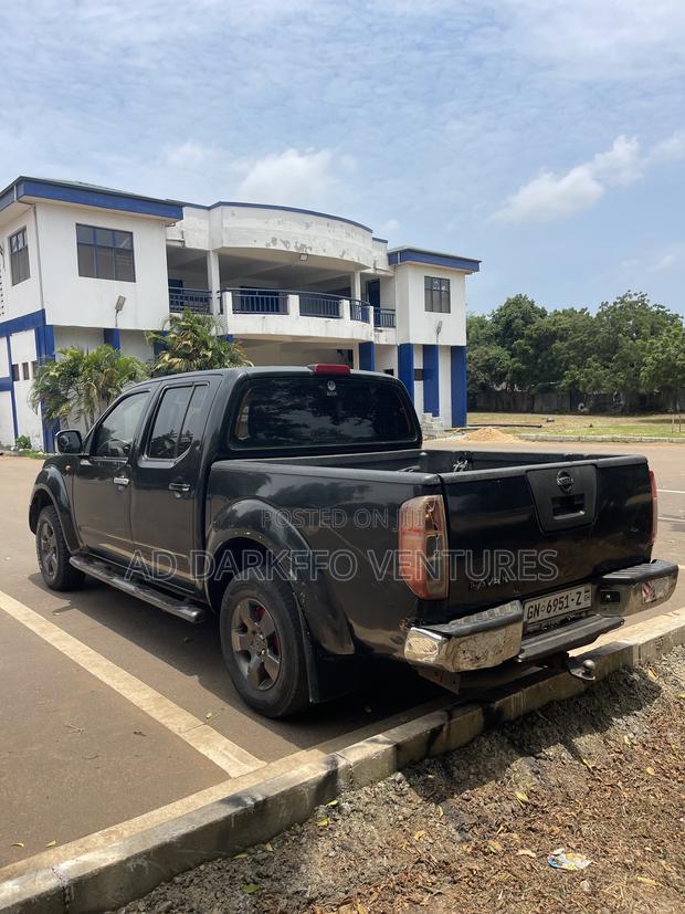 Nissan Navara 2010 Black