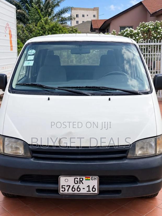 Toyota Grand HiAce Limited Prestige Edition 3.4 V6 RWD 7-Seater 2002