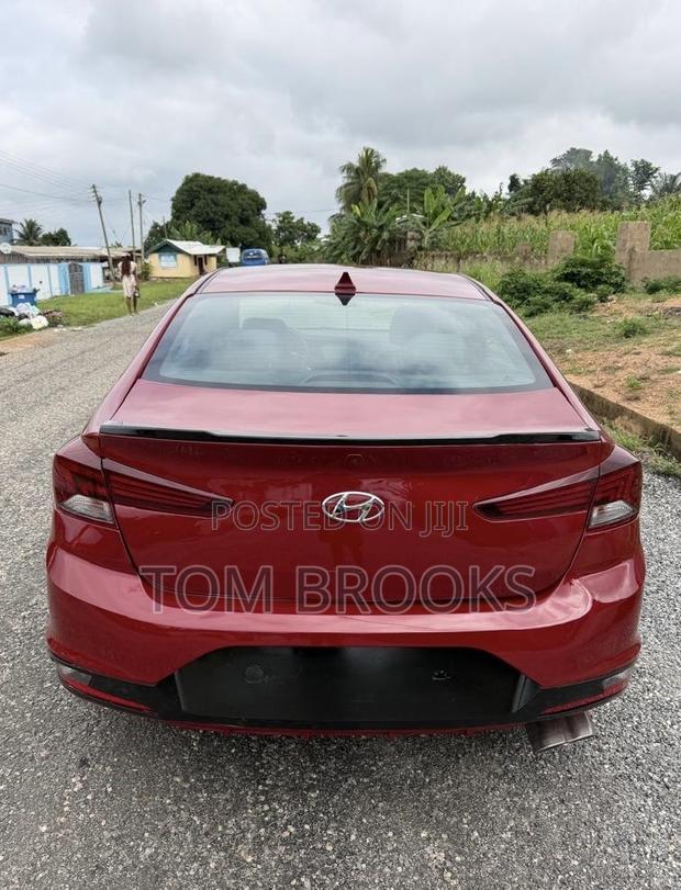 Hyundai Elantra 2020 Red