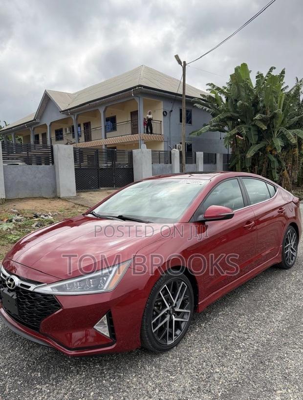 Hyundai Elantra 2020 Red