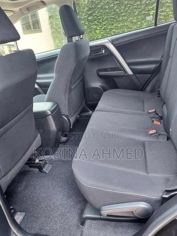 Toyota RAV4 XLE FWD (2.5L 4cyl 6A) 2017 Black