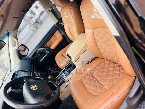 Toyota Land Cruiser 2009 Black