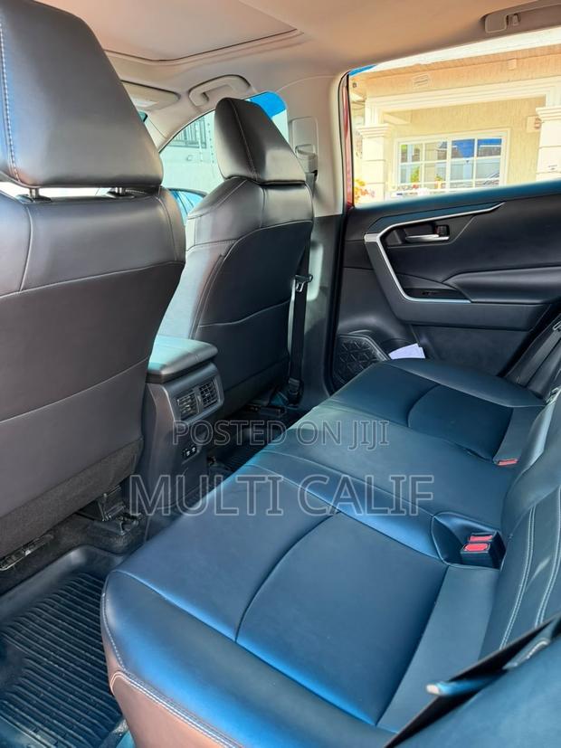 Toyota RAV4 XLE AWD 2020