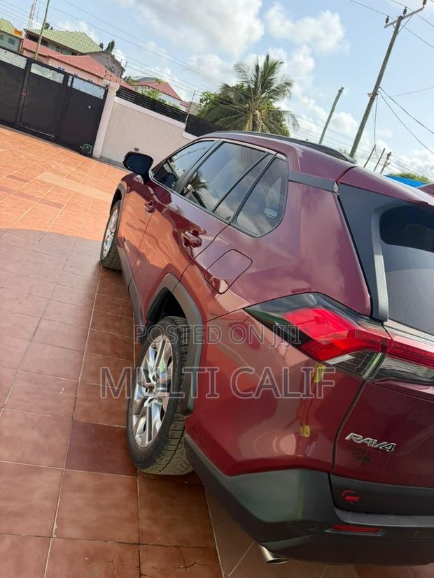 Toyota RAV4 XLE AWD 2020