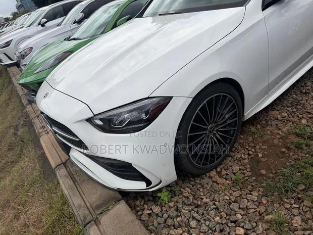 Mercedes-Benz C300 2022 White