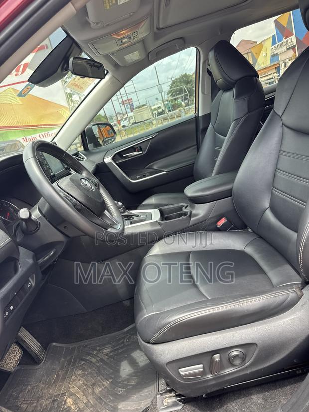 Toyota RAV4 2019 Red