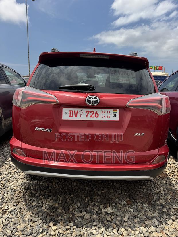 Toyota RAV4 XLE AWD (2.5L 4cyl 6A) 2017 Red