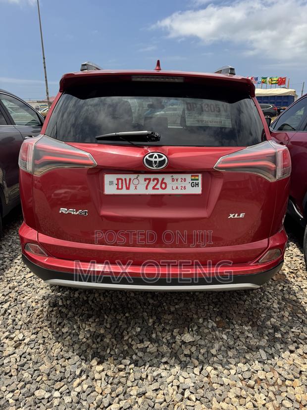 Toyota RAV4 XLE AWD (2.5L 4cyl 6A) 2017 Red