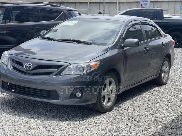 Toyota Corolla LE Special Edition 4dr Sedan (1.8L 4cyl 4A) 2013 Gray