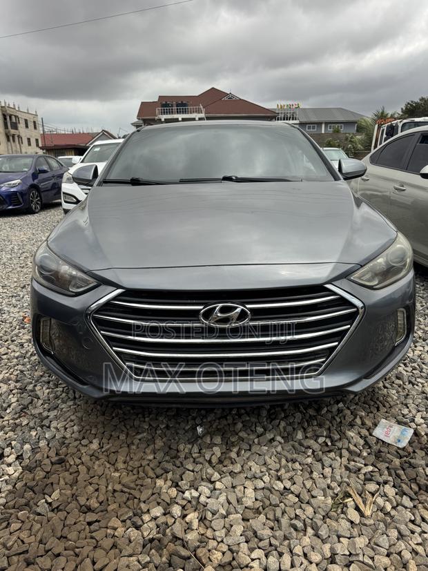 Hyundai Elantra 2017 Silver