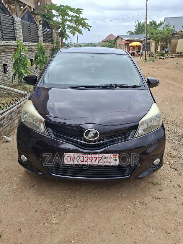 Toyota Vitz 2012 Purple