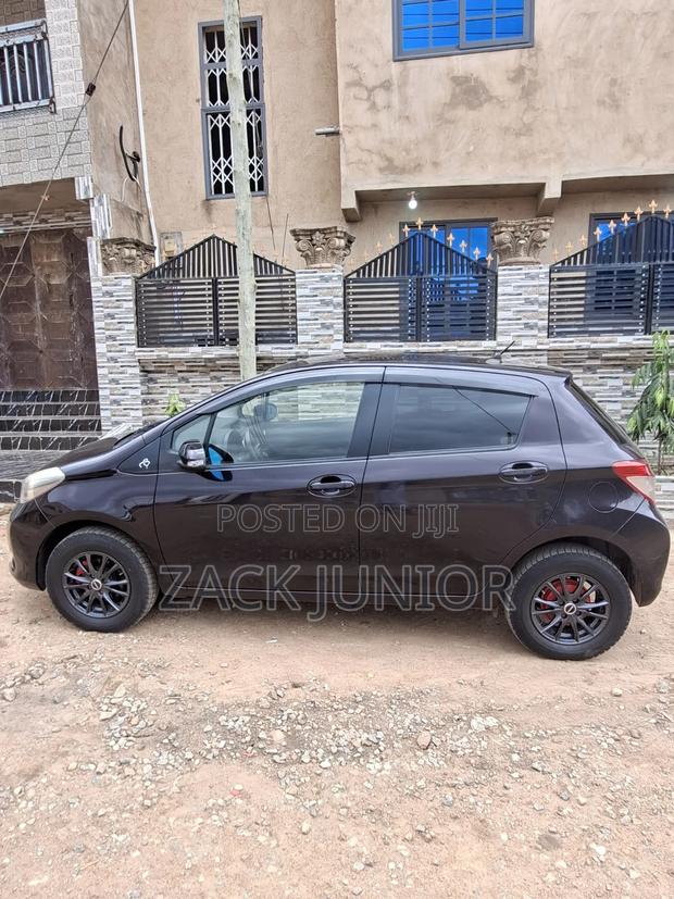 Toyota Vitz 2012 Purple